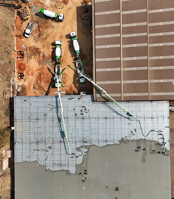 Laje Sendo concretada pela Beton Mix